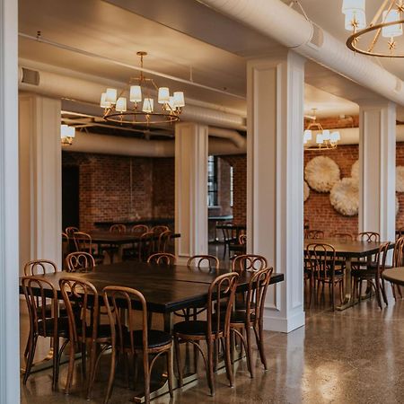 Hatchery Hotel & Event Center La Crosse Extérieur photo