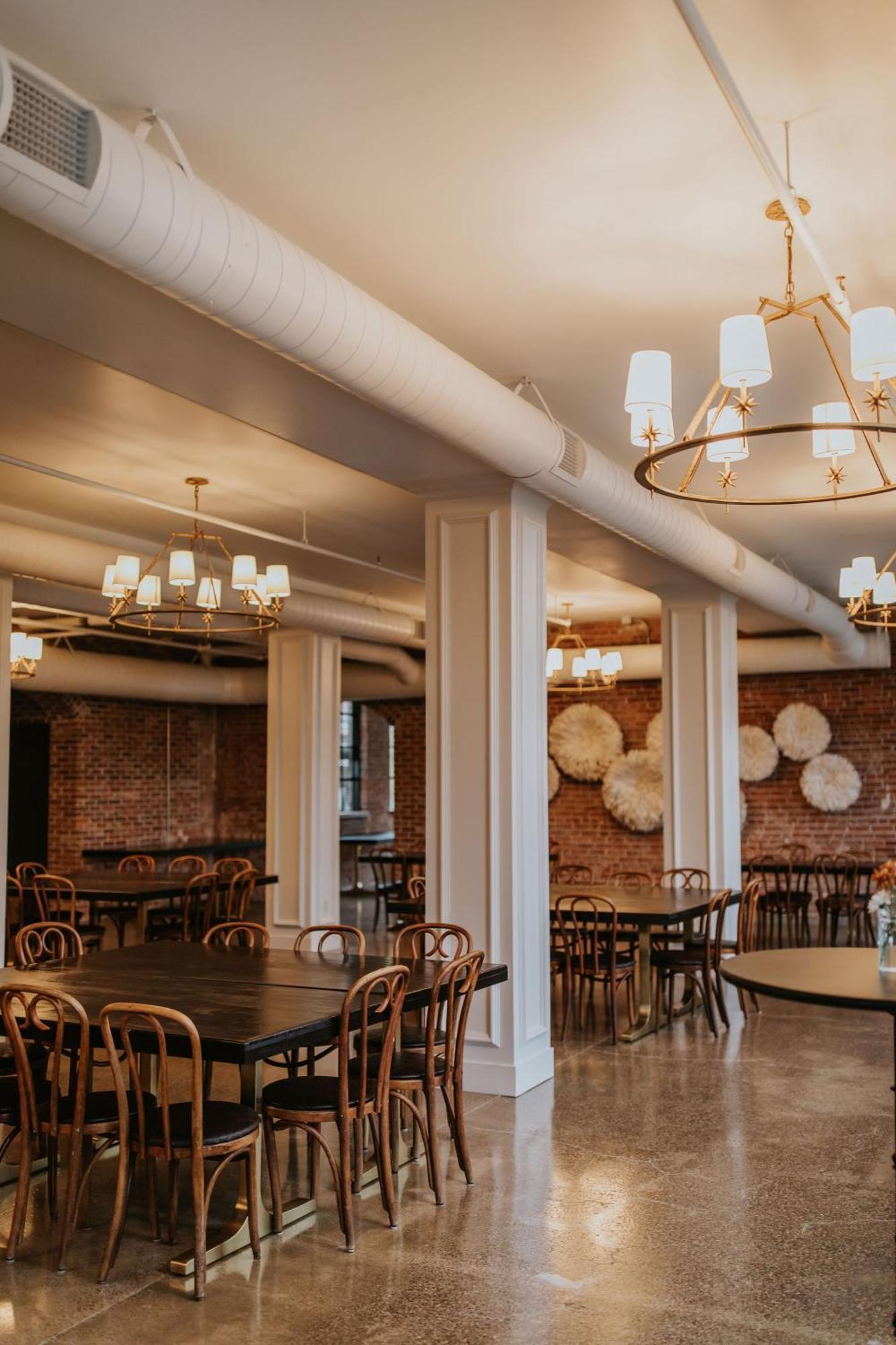 Hatchery Hotel & Event Center La Crosse Extérieur photo
