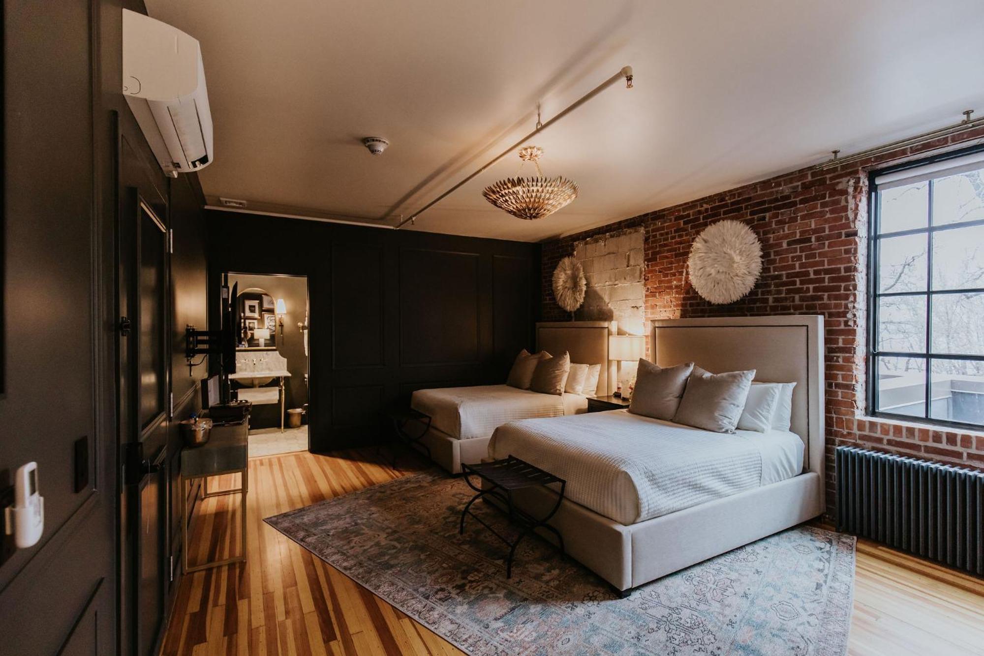 Hatchery Hotel & Event Center La Crosse Extérieur photo