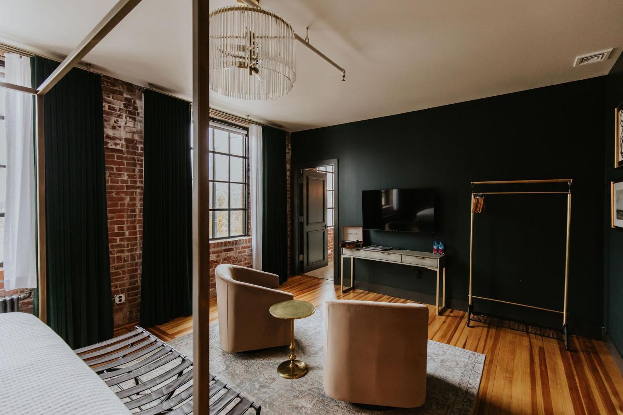 Hatchery Hotel & Event Center La Crosse Extérieur photo