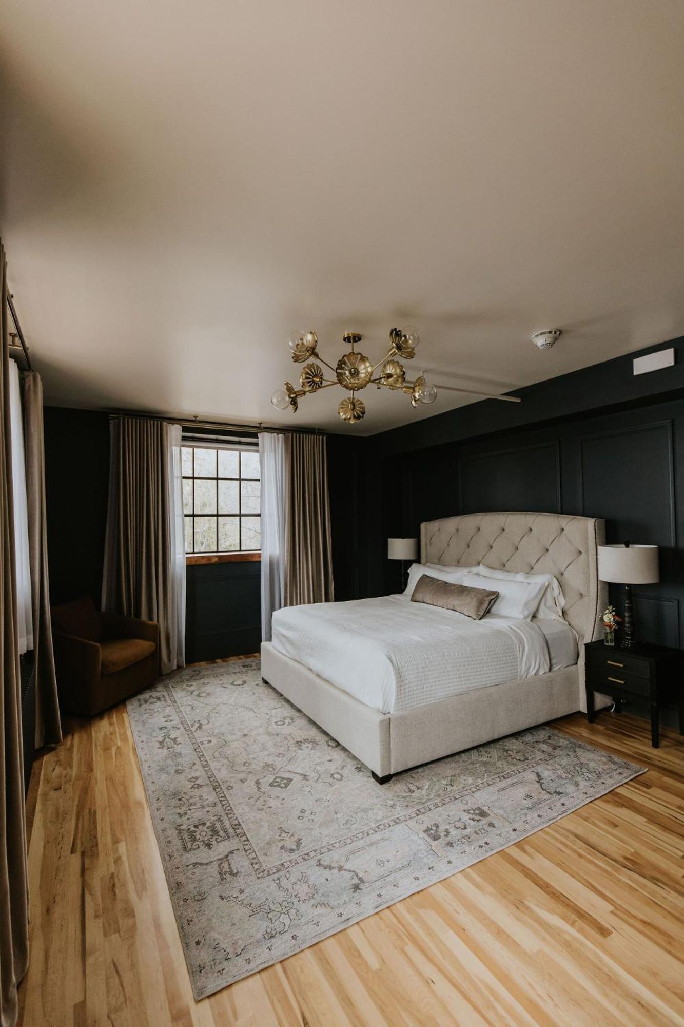 Hatchery Hotel & Event Center La Crosse Extérieur photo